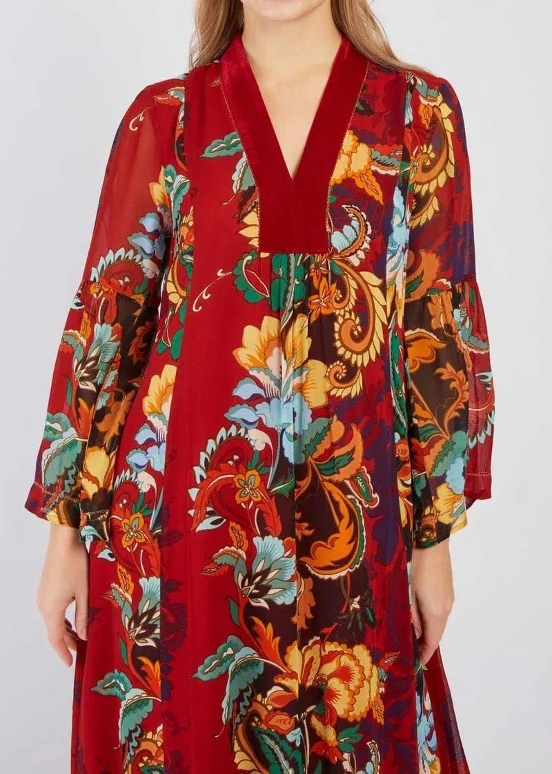 Vestido midi estampado con cuello en tercio pelo