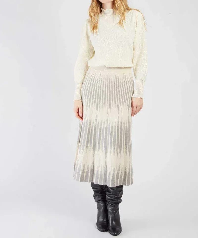 Long pleated knit skirt